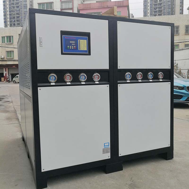 Na míru vyrobený vzduchem chlazený chladič 50HP objednaný japonským zákazníkem
